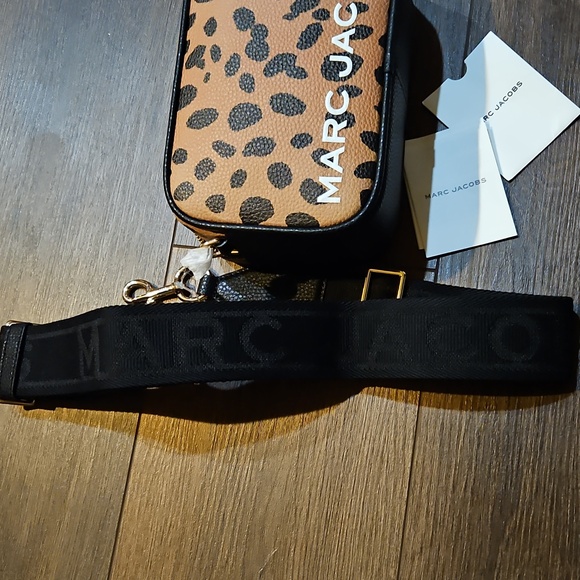 Marc Jacobs Cheetah Bold Flash Camera Bag - Picture 15 of 17